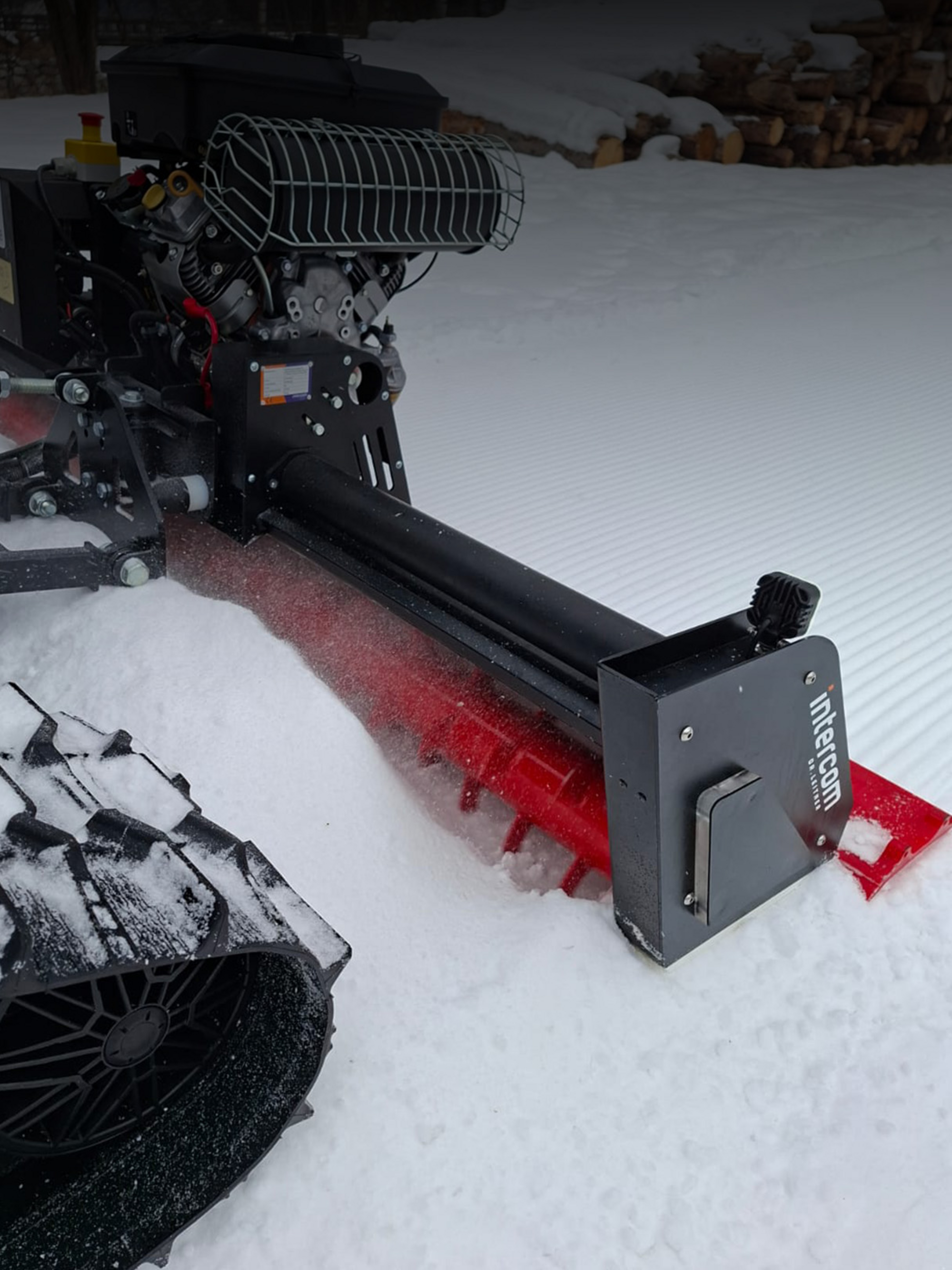 Einfacher Anbau Close-Up des Trailmaster 180 in Aktion.